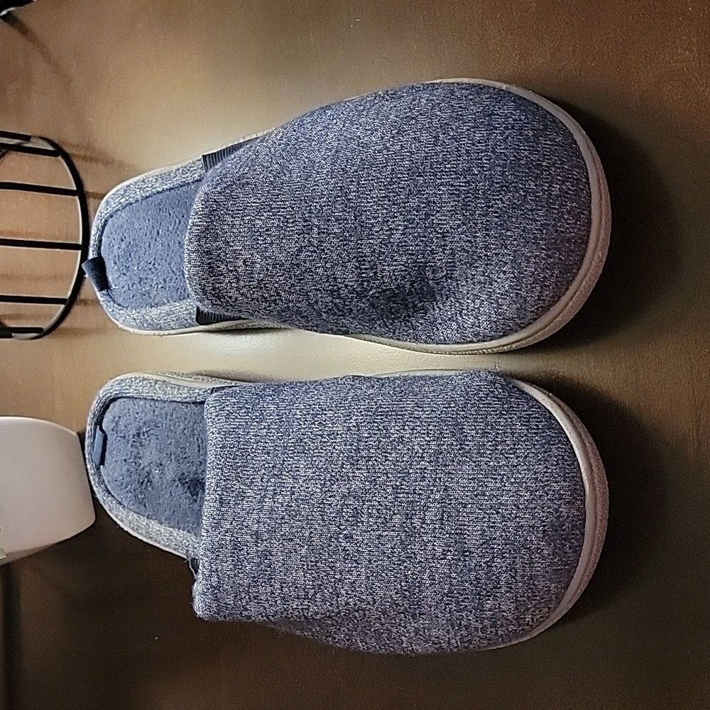 Dearfoam Womens EUC Blue Slippers Size 7-8